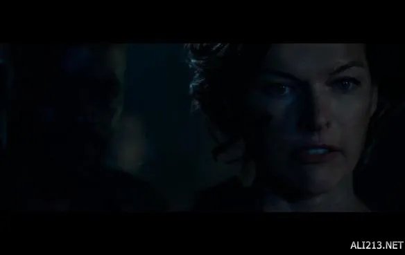 电影《生化危机6》中文正式预告 女主回归自带BGM