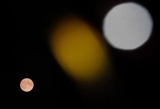 双星伴月连续两晚出现是怎么回事 双星伴月是哪两颗星