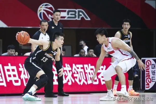 辽宁男篮纸面实力占优，总决赛第一场到底输在了哪里？