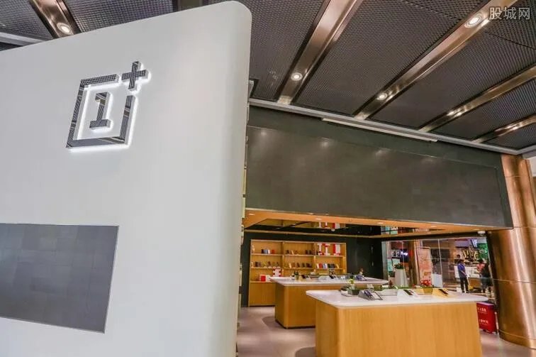 一加5g手机曝光 价格配置出炉将与高通合作