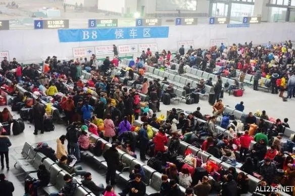 来不及了快上车！盘点春运期间全国十大最拥挤火车站