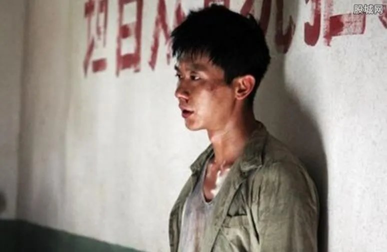 李晨石头事件 心形石头是自己的表白圣物