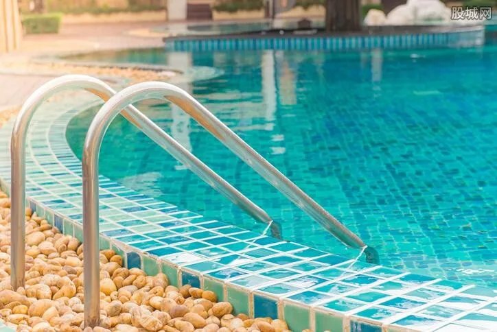 连续22天高温预警 6省市上调高温津贴标准