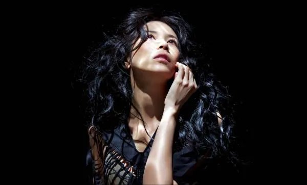 莫文蔚的一首歌 我明白 太放不开你的爱