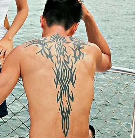 陈柏宇纹身图大曝光 声称不怕教坏小孩子