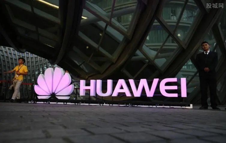 任正非回应外迁 总部永不外迁华为发展得益于深圳环境