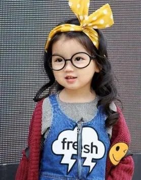 阿拉蕾(崔雅涵)是谁的女儿?