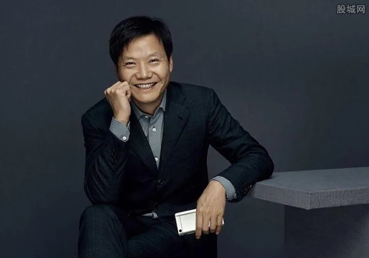 雷军晒国宴邀请函 雷军身价920亿元人民币