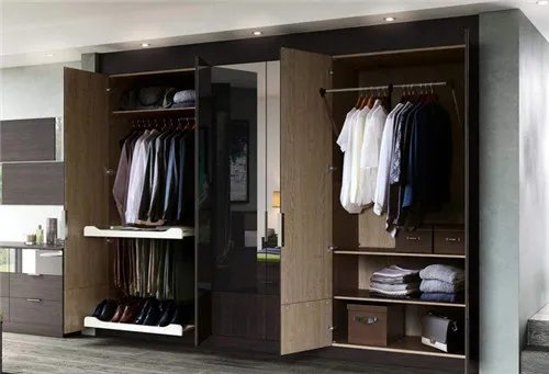 整体衣柜代理哪个好  整体衣柜代理加盟要注意哪些