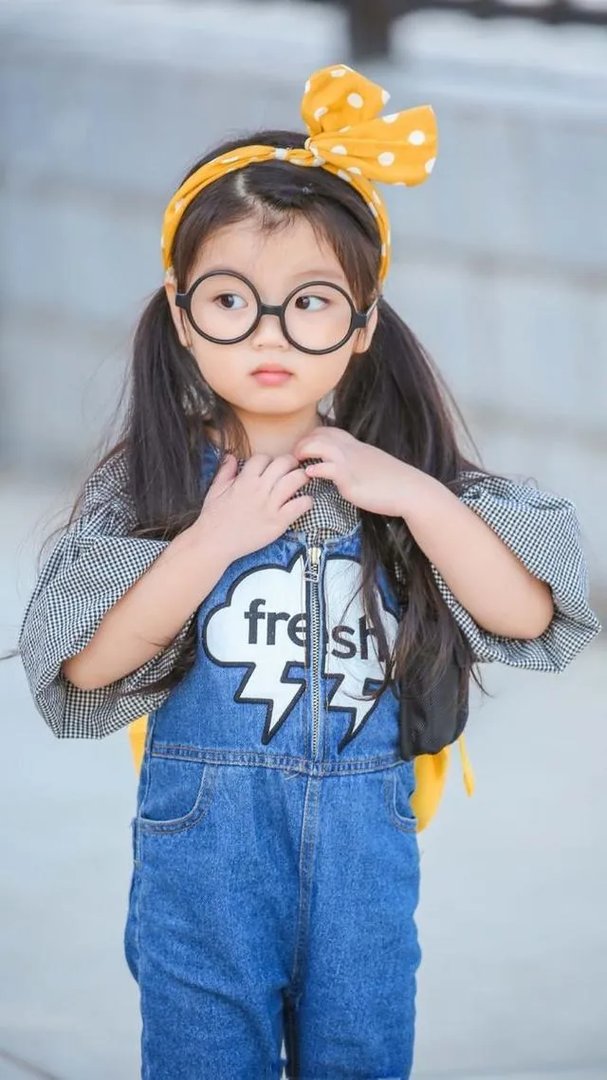 阿拉蕾(崔雅涵)是谁的女儿?