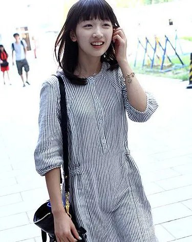 明星周冬雨送经纪人车 出手大方获众人一致称赞