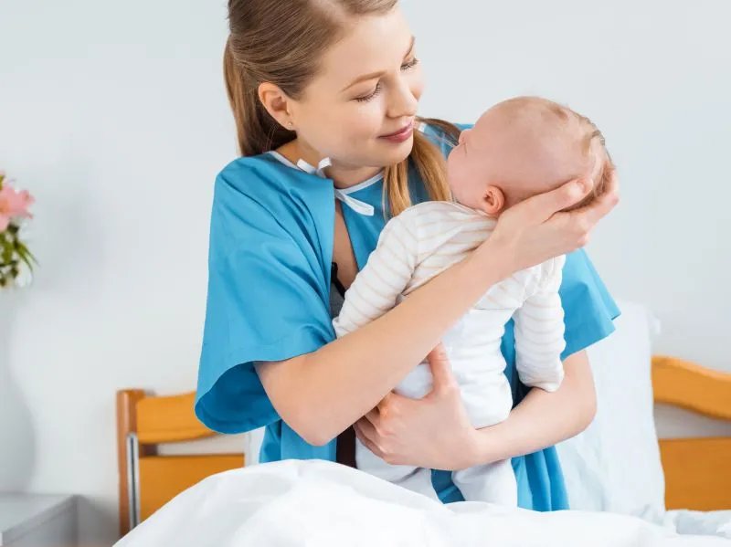 抱孩子的正确姿势是什么