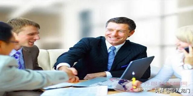 带上女朋友参加领导饭局，领导夹了青椒给女友。这有什么含义吗？