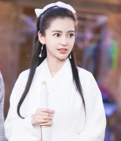 于正:我没有diss谁的意思什么情况 发文赞美baby疑内涵陈妍希