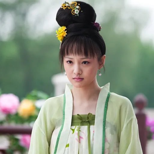 凰图腾张翰郑爽吻戏不再 虐恋情深陷三角恋