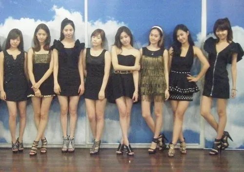 韩国组合少女时代素颜照对比 揭露成员素颜肌肤缺陷