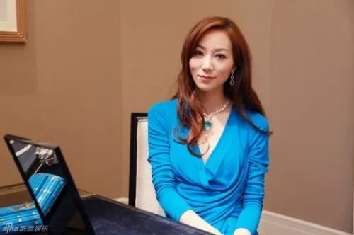 韩雪外公王近山？  带你解密两者“关系”真相