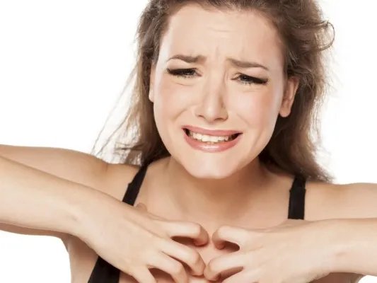 夏天浑身痒是怎么回事