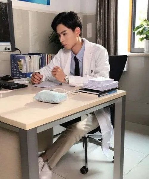 蜜汁炖鱿鱼什么时候播？