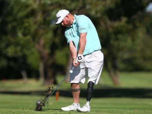 景区要求残疾人展示残疾部位，这种要求是否违法？