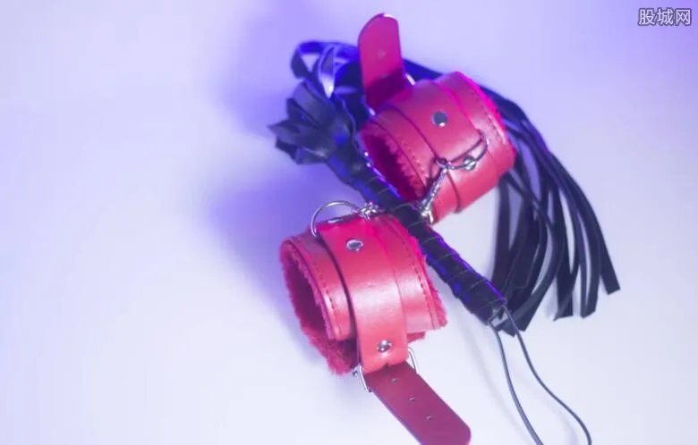 男子被老板锁地下室 引发网友无限臆想