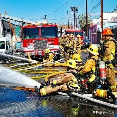 美国洛杉矶市中心突发爆炸起火，我却感到很高兴，这心理正常吗？