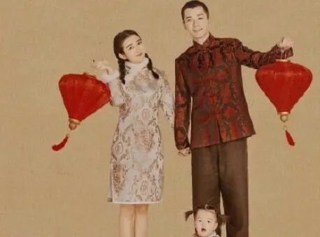 吴雅婷比王栎鑫大几岁?