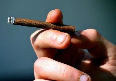 文保单位吸烟被拘 公共场所吸烟会产生多大的危害