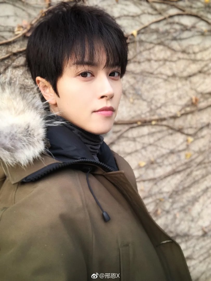 邢恩出柜的女友是谁 邢恩林依晨是什么关系