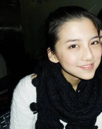 吴千语嘴巴怎么是歪的 整容前后对比照片