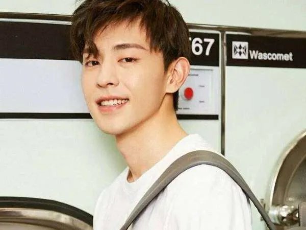 邓伦真空西装看着很性感，他还有其他性感的时刻吗？