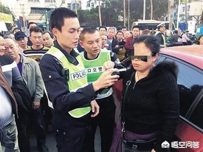 海口一女司机醉驾拒检，我是北大的不是吓大的，你怎么看？