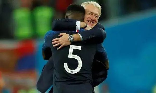 比利时对法国几点开始踢