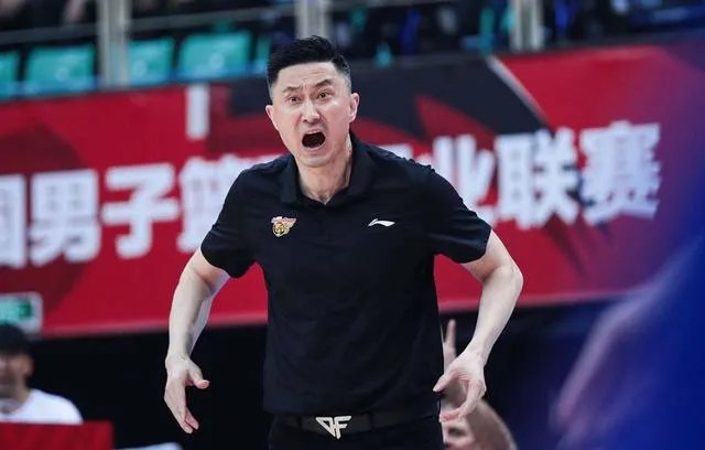 辽宁男篮纸面实力占优，总决赛第一场到底输在了哪里？
