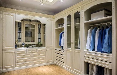 整体衣柜代理哪个好  整体衣柜代理加盟要注意哪些