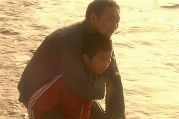 十大关于山村贫困学生的微电影:触动心灵,第五走钢索上学