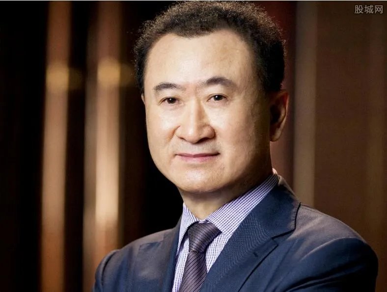 王健林的滑铁卢是什么意思 王健林的滑铁卢狂甩资产