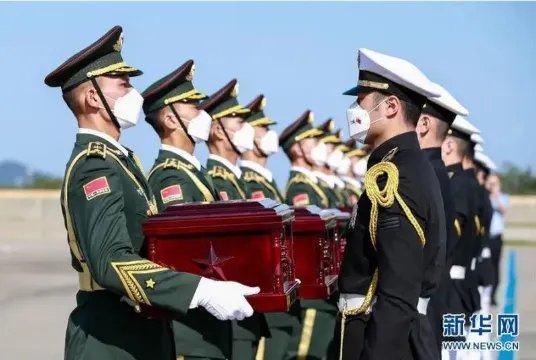 机场水门最高礼遇迎接烈士遗骸,这些烈士做了哪些贡献?