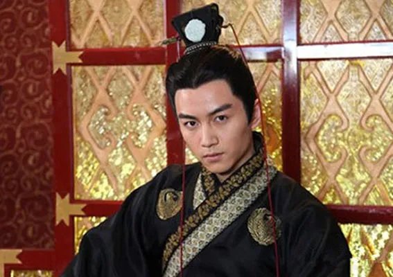 宫2赵丽颖陈晓抢糖人 网爆两人因戏生情引关注