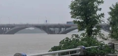 浏阳河堤段溃口有伤亡吗