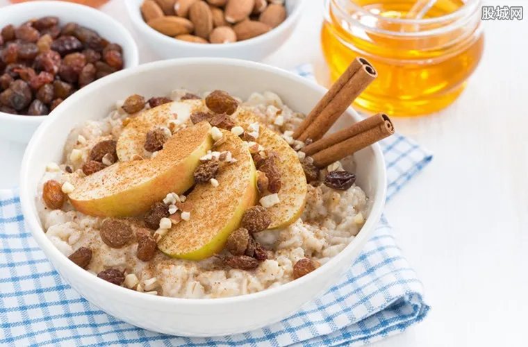 餐厅老板举报自己 廉价劣质料包被曝市监部门介入调查