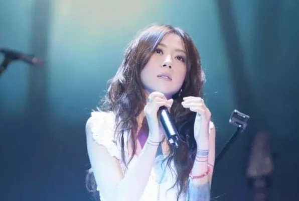 陈绮贞最好听的歌曲top10：《小尘埃》上榜，第一《喜欢你》主题曲