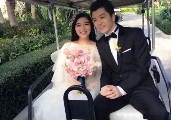 吴雅婷比王栎鑫大几岁?