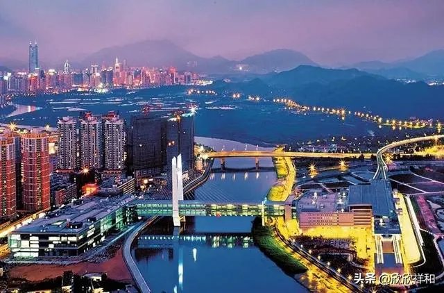 深圳、厦门、大连三个城市,哪个城市不是经济特区？