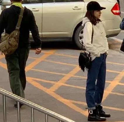 江疏影回应网友：为什么回复网友内容是什么曝光