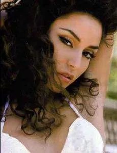 拉法埃拉·菲科的个人经历