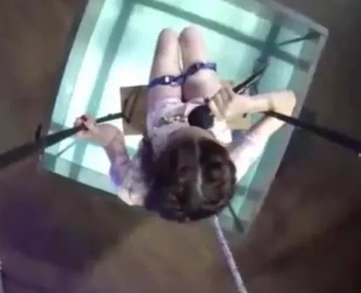 泰国的综艺节目把美女吓哭了（组图）