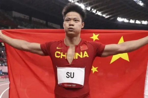 中国代表团旗手苏炳添亮相 短跑的好处有哪些