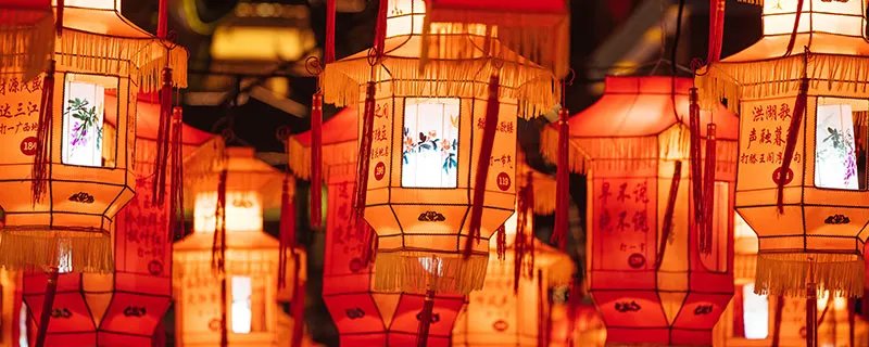 秀山花灯主要在什么期间表演 秀山花灯主要在什么时候演出