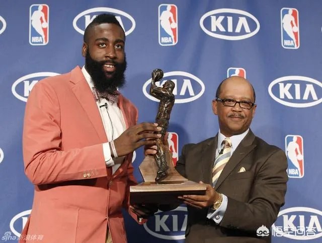 哈登三分17中1，是他执着于纪录还是教练的安排，你怎么看哈登的低迷表现？